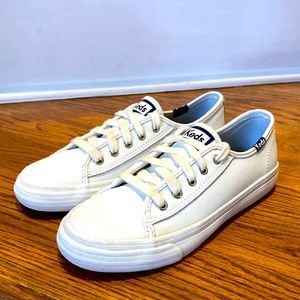 Keds White Kickstart Leather Sneakers kids Size 1.5M Preloved Condition!!